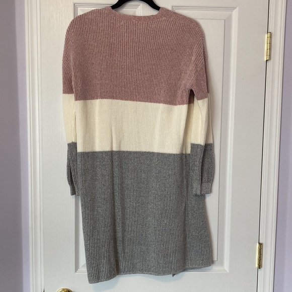 Color Blocked Cardigan - Picture 2 of 3